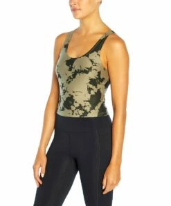 New 🎁 Jessica Simpson Army Green & Beige Tie-Dye Fitted Sana Scoop Neck Tank - 👩 Women ❤️